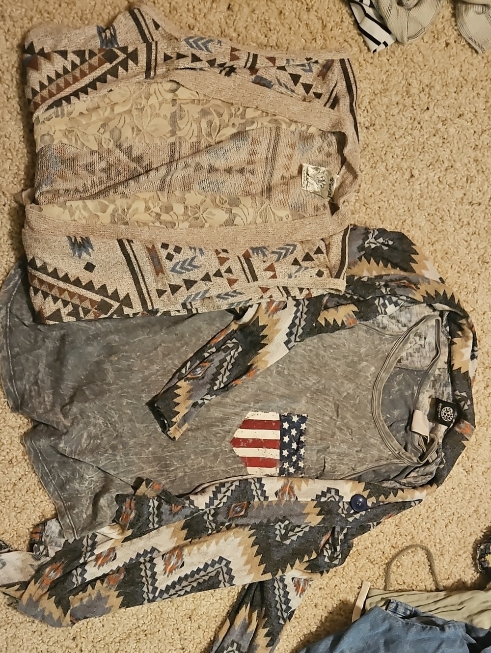 Aztec-Print Lightweight Layering Cardigan & Gray Tee Set - Neutral Gray & Cream